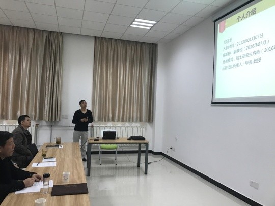 304永利集团唯一组织新进教师进行首聘期满述职汇报